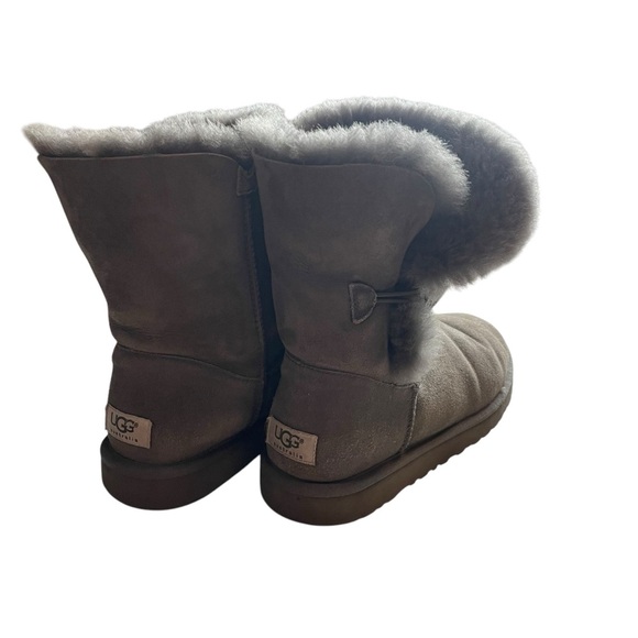 UGG Australia Bailey Button Short Boots Gray Suede Shearling Size 8 - Picture 5 of 8